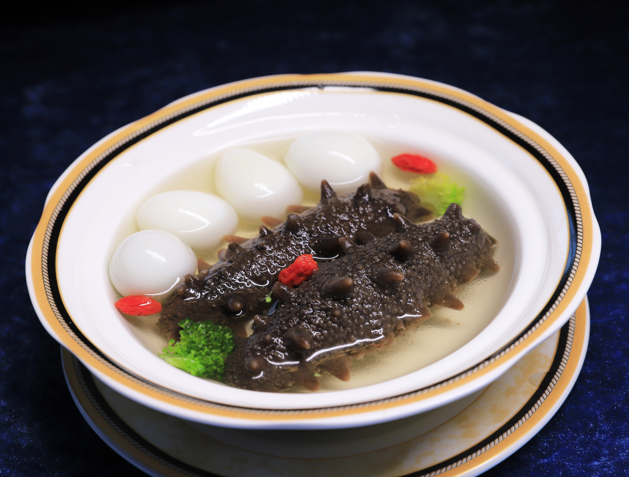 鹌鹑蛋辽参.JPG